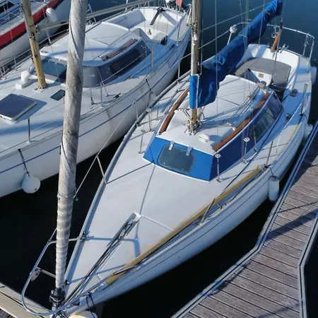 Un Lit Sur L Eau 1 Tekne Deauville