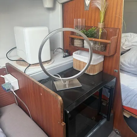 Båthotell Un Lit Sur L Eau 1 *